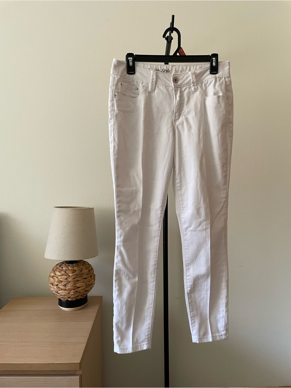 White Women's Skinny Jeans - Classic Stretch Denim